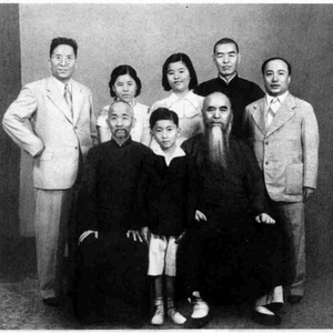 现代-于右任